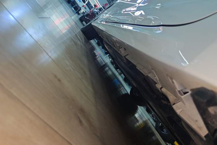 Used Toyota Corolla 2021 Dual-Motor 1.8L E-CVT Elite Edition Left Side Sill