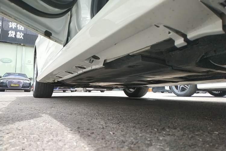 Used Toyota Corolla 2021 Dual-Motor 1.8L E-CVT Elite Edition Left Side Sill