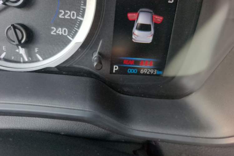 Used Toyota Corolla 2021 Dual-Motor 1.8L E-CVT Elite Edition Odometer Close Up