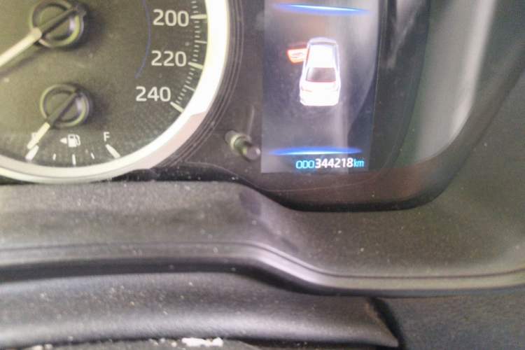 Used Toyota Corolla 2021 Dual-Engine 1.8L E-CVT Pioneer Edition Odometer Close Up