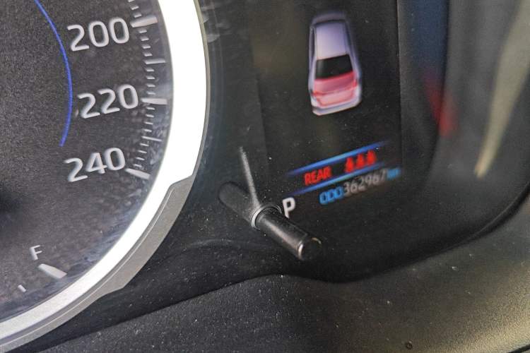 Used Toyota Corolla 2021 Dual-Motor 1.8L E-CVT Elite Edition Odometer Close Up