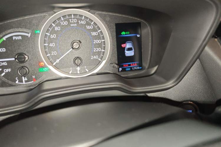 Used Toyota Corolla 2021 Dual-Motor 1.8L E-CVT Elite Edition Odometer Close Up