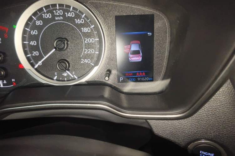 Used Toyota Corolla 2021 1.2T S-CVT Luxury Edition Odometer Close Up