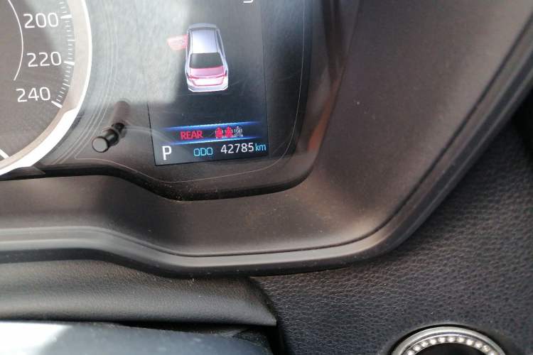 Used Toyota Corolla 2021 1.2T S-CVT Luxury Edition Odometer Close Up