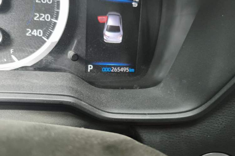 Used Toyota Corolla 2021 Dual-Motor 1.8L E-CVT Elite Edition Odometer Close Up