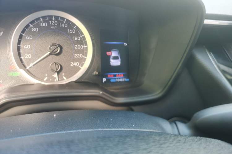 Used Toyota Corolla 2021 Dual-Motor 1.8L E-CVT Elite Edition Odometer Close Up