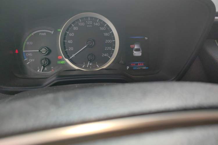 Used Toyota Corolla 2021 Dual-Motor 1.8L E-CVT Elite Edition Odometer Close Up