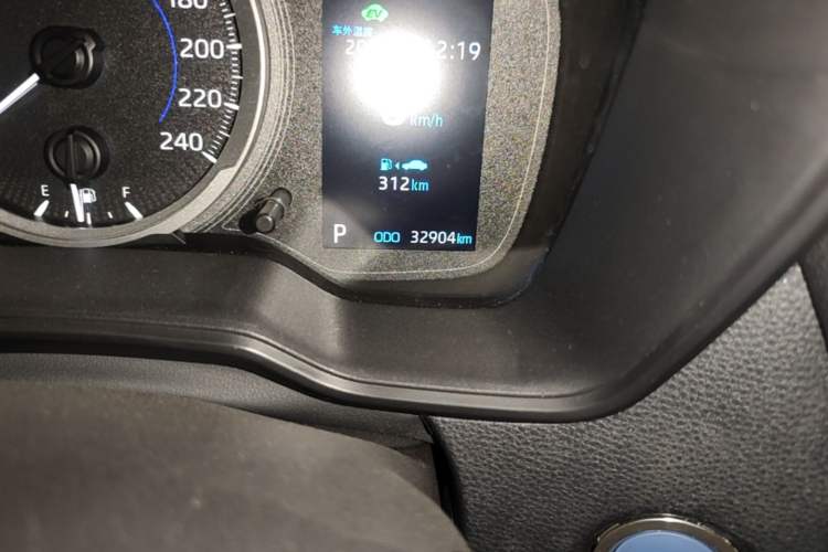 Used Toyota Corolla 2021 Dual-Engine 1.8L E-CVT Pioneer Edition Odometer Close Up