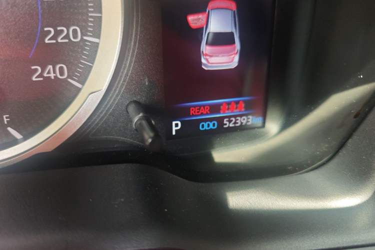 Used Toyota Corolla 2021 Dual-Motor 1.8L E-CVT Elite Edition Odometer Close Up