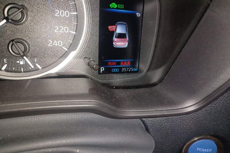 Used Toyota Corolla 2021 Dual-Motor 1.8L E-CVT Elite Edition Odometer Close Up