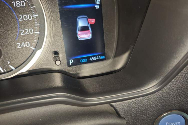 Used Toyota Corolla 2021 Dual-Motor 1.8L E-CVT Elite Edition Odometer Close Up