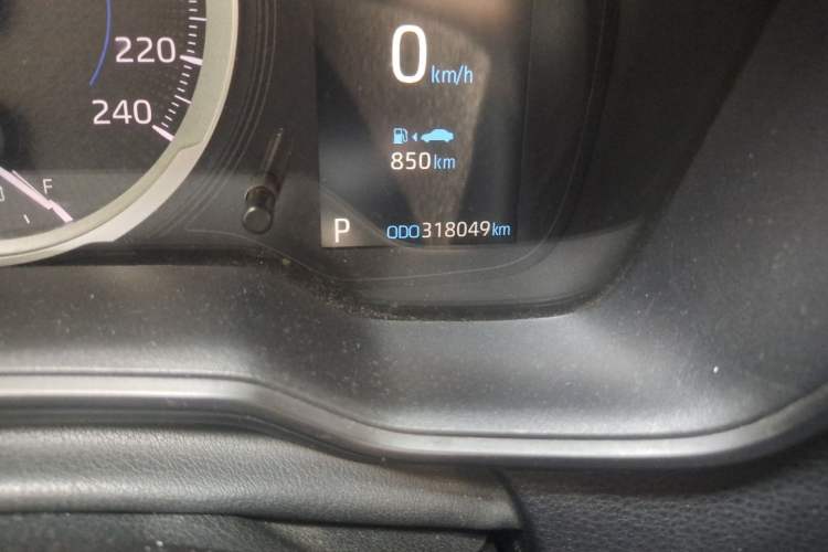 Used Toyota Corolla 2021 Dual-Motor 1.8L E-CVT Elite Edition Odometer Close Up
