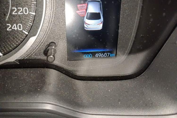 Used Toyota Corolla 2021 1.2T S-CVT Luxury Edition Odometer Close Up