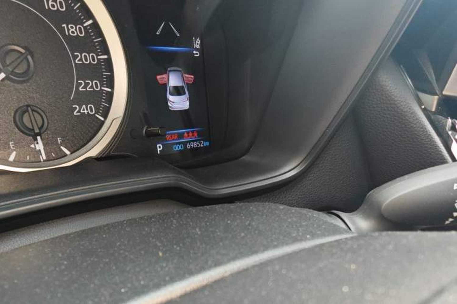 Used Toyota Corolla 2021 1.2T S-CVT Elite PLUS Edition Odometer Close Up