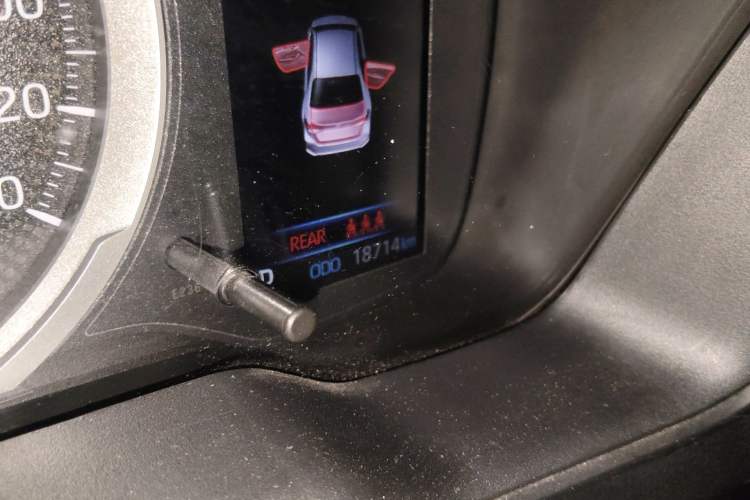 Used Toyota Corolla 2021 1.2T S-CVT Pioneer Edition Odometer Close Up