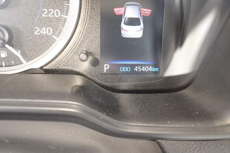 Used Toyota Corolla 2021 Dual-Motor 1.8L E-CVT Elite Edition Odometer Close Up