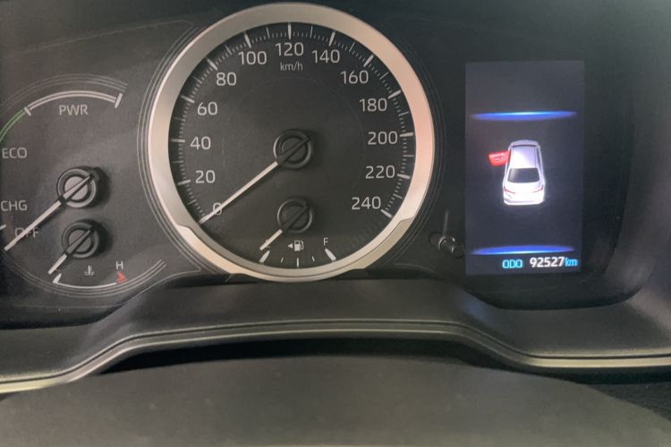 Used Toyota Corolla 2021 Dual-Motor 1.8L E-CVT Elite Edition Odometer Close Up