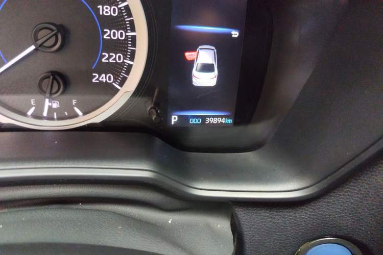 Used Toyota Corolla 2021 Dual-Motor 1.8L E-CVT Elite Edition Odometer Close Up
