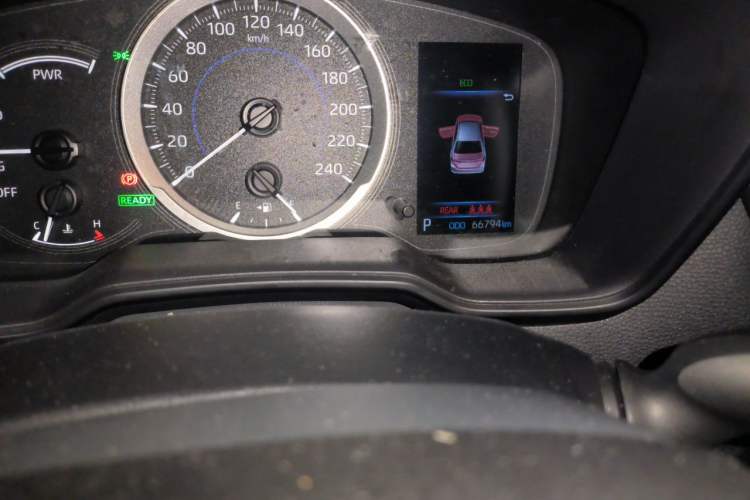 Used Toyota Corolla 2021 Dual-Motor 1.8L E-CVT Elite Edition Odometer Close Up