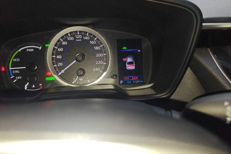 Used Toyota Corolla 2021 Dual-Motor 1.8L E-CVT Elite Edition Odometer Close Up