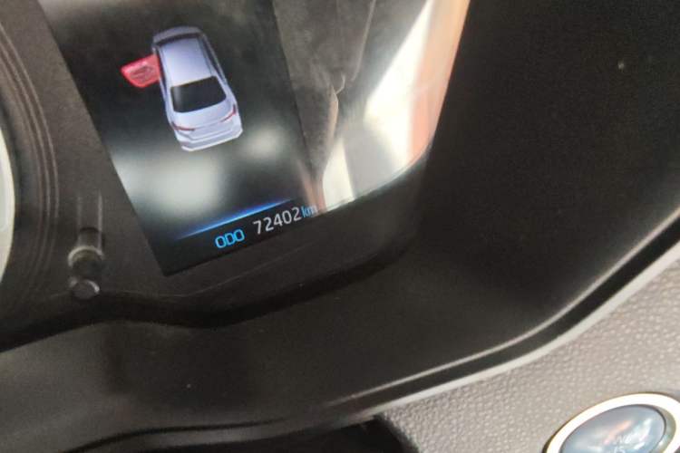 Used Toyota Corolla 2021 Dual-Motor 1.8L E-CVT Elite Edition Odometer Close Up