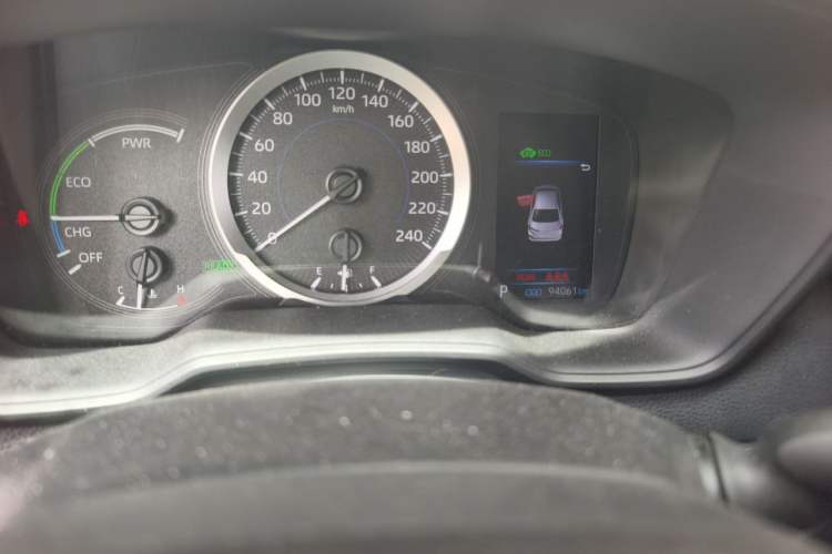 Used Toyota Corolla 2021 Dual-Motor 1.8L E-CVT Elite Edition Odometer Close Up