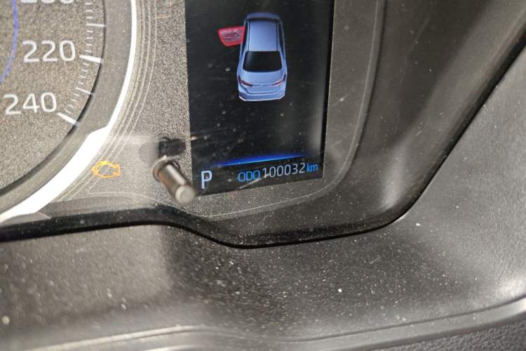 Used Toyota Corolla 2021 Dual-Motor 1.8L E-CVT Elite Edition Odometer Close Up