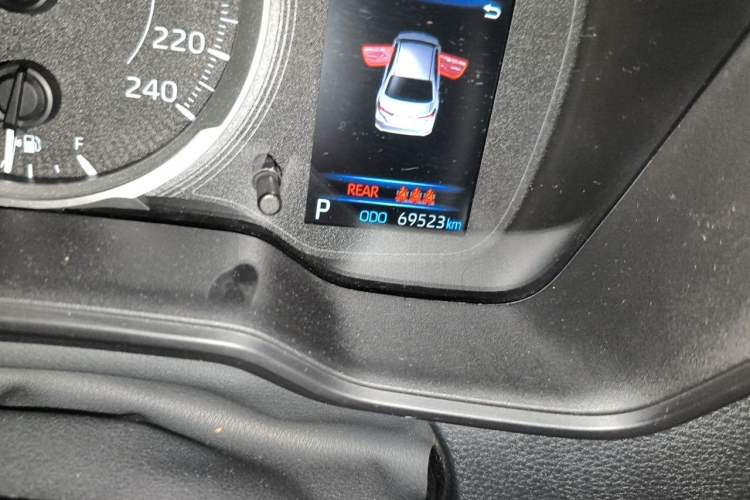 Used Toyota Corolla 2021 1.2T S-CVT Elite Edition Odometer Close Up