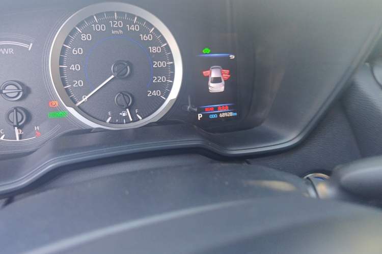 Used Toyota Corolla 2021 Dual-Motor 1.8L E-CVT Elite Edition Odometer Close Up