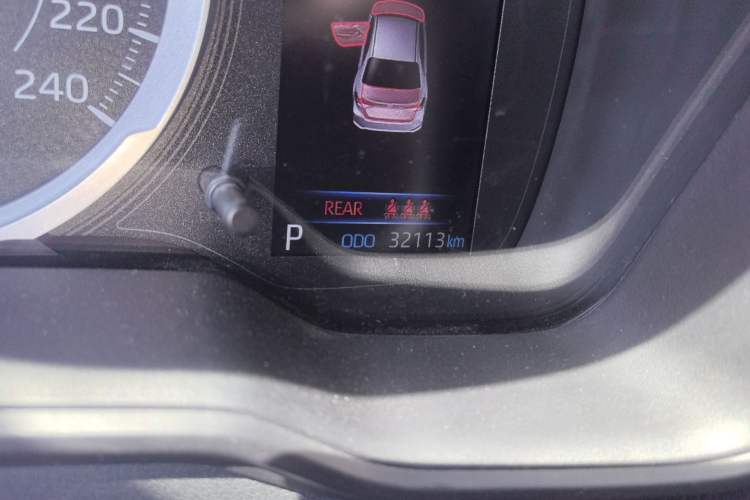 Used Toyota Corolla 2021 1.2T S-CVT Luxury Edition Odometer Close Up