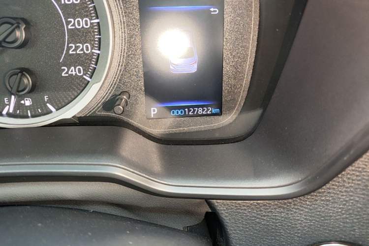 Used Toyota Corolla 2021 1.2T S-CVT Elite Edition Odometer Close Up