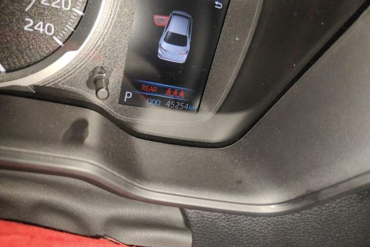 Used Toyota Corolla 2021 1.2T S-CVT Luxury Edition Odometer Close Up