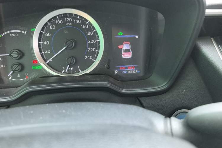 Used Toyota Corolla 2021 Dual-Motor 1.8L E-CVT Elite Edition Odometer Close Up