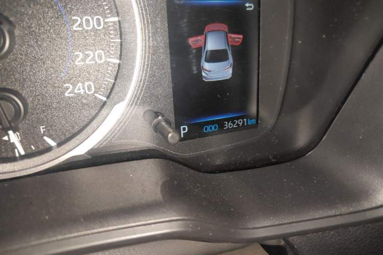Used Toyota Corolla 2021 Dual-Motor 1.8L E-CVT Elite Edition Odometer Close Up