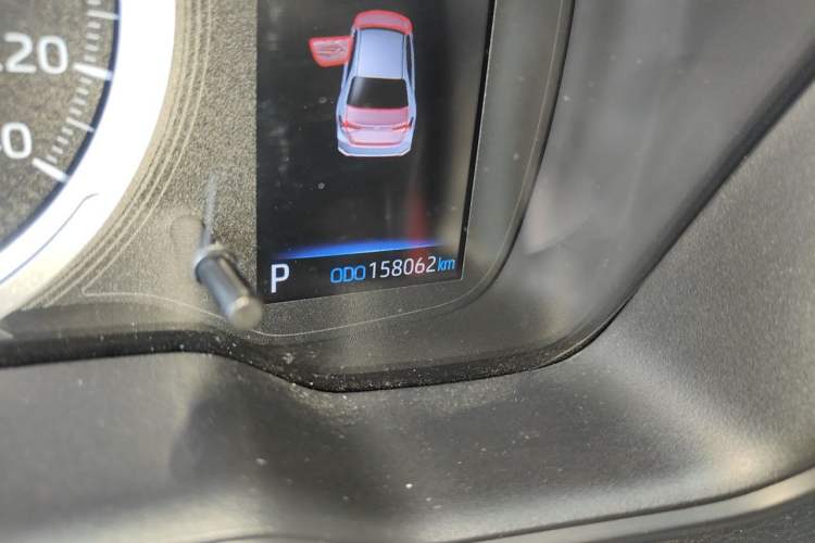 Used Toyota Corolla 2021 Dual-Motor 1.8L E-CVT Elite Edition Odometer Close Up