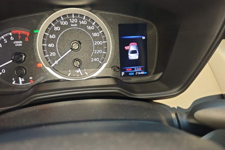 Used Toyota Corolla 2021 1.2T S-CVT Luxury Edition Odometer Close Up