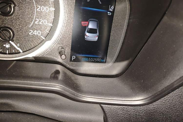 Used Toyota Corolla 2021 1.2T S-CVT Luxury Edition Odometer Close Up