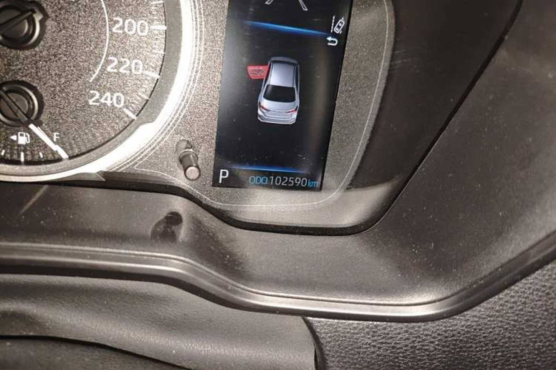 Used Toyota Corolla 2021 1.2T S-CVT Luxury Edition Odometer Close Up