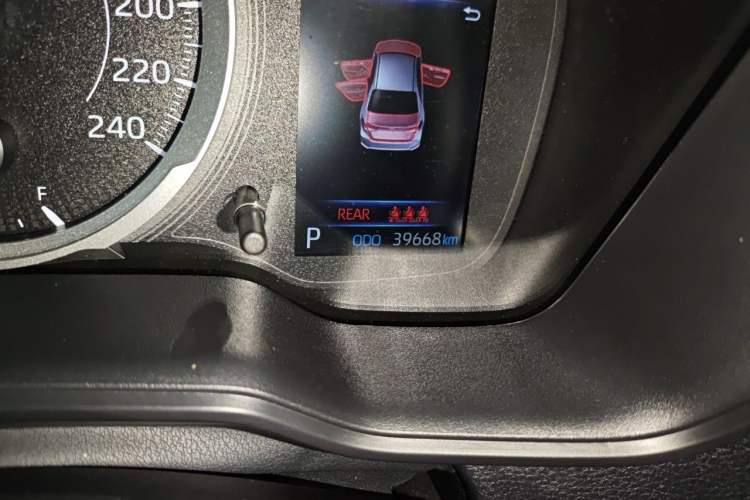 Used Toyota Corolla 2021 1.2T S-CVT Luxury Edition Odometer Close Up