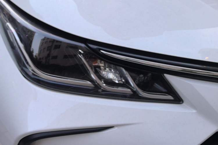 Used Toyota Corolla 2021 Dual-Motor 1.8L E-CVT Elite Edition Right Front Headlight