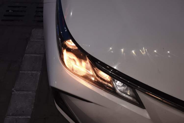 Used Toyota Corolla 2021 Dual-Motor 1.8L E-CVT Elite Edition Right Front Headlight