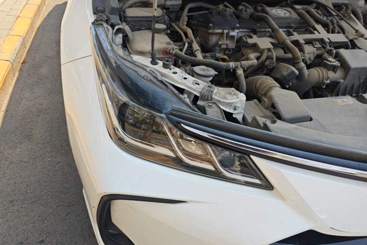 Used Toyota Corolla 2021 Dual-Motor 1.8L E-CVT Elite Edition Right Front Headlight