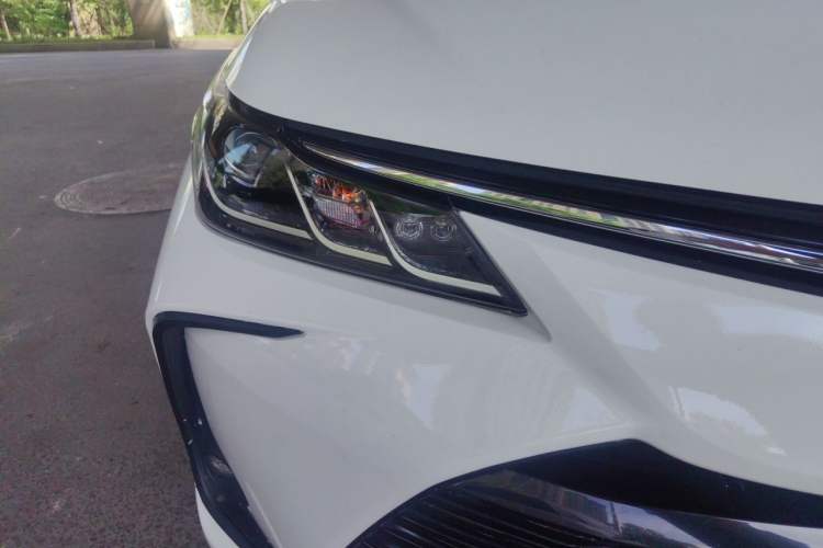 Used Toyota Corolla 2021 Dual-Motor 1.8L E-CVT Elite Edition Right Front Headlight