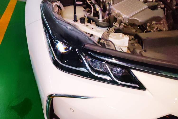 Used Toyota Corolla 2021 1.2T S-CVT Luxury Edition Right Front Headlight
