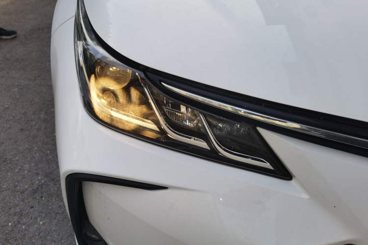 Used Toyota Corolla 2021 Dual-Motor 1.8L E-CVT Elite Edition Right Front Headlight
