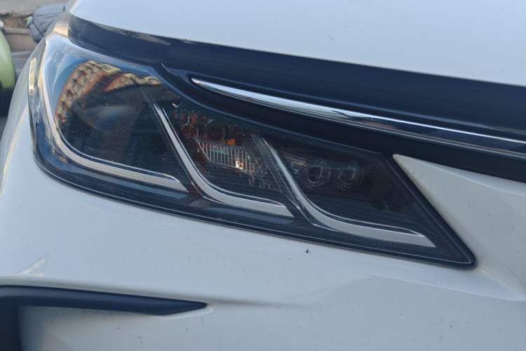 Used Toyota Corolla 2021 Dual-Motor 1.8L E-CVT Elite Edition Right Front Headlight