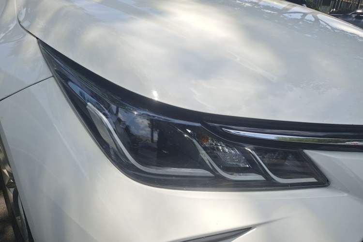 Used Toyota Corolla 2021 Dual-Motor 1.8L E-CVT Elite Edition Right Front Headlight