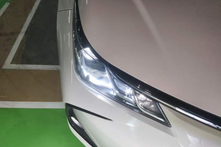 Used Toyota Corolla 2021 Dual-Motor 1.8L E-CVT Elite Edition Right Front Headlight