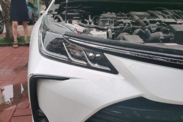 Used Toyota Corolla 2021 Dual-Motor 1.8L E-CVT Elite Edition Right Front Headlight