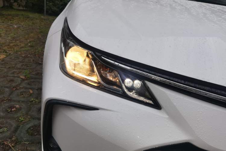 Used Toyota Corolla 2021 1.2T S-CVT Pioneer PLUS Edition Right Front Headlight